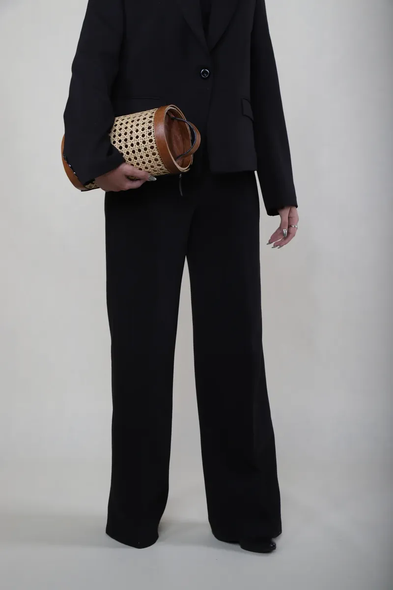 Straw bag full look